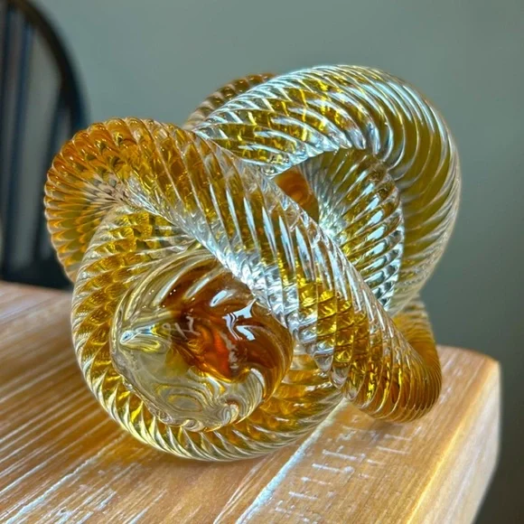 Fusion Z Studio Art Glass Nautical Hand Blown Rope Knot Sculpture Paperweight. - Picture 3 of 13